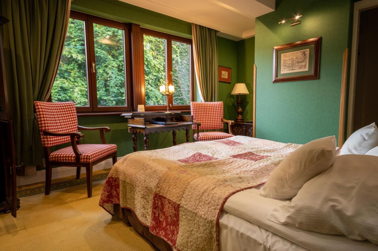 Hotel Grodek Krakow Exterior photo A room at the hotel