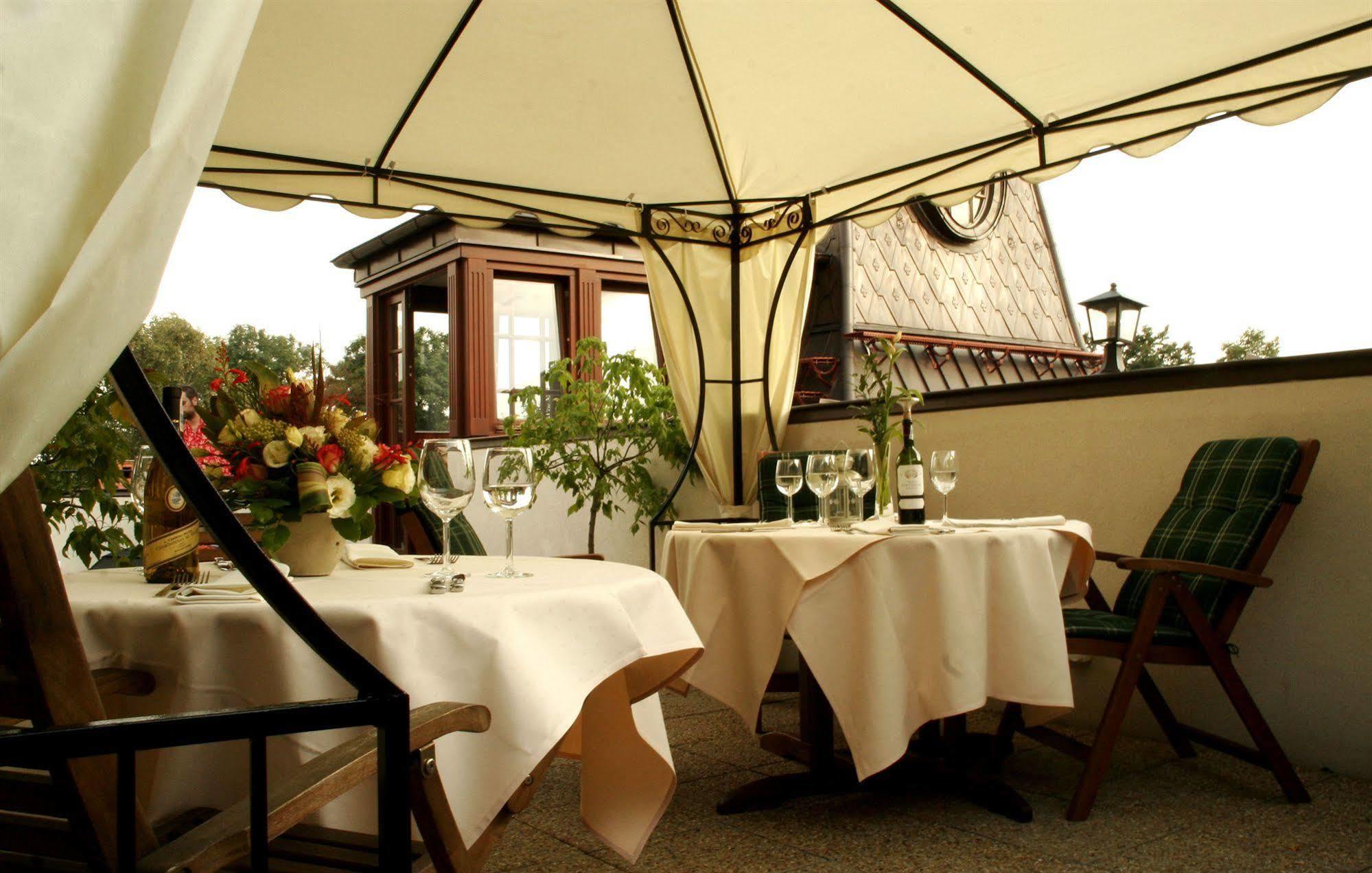 Hotel Grodek Krakow Exterior photo The terrace